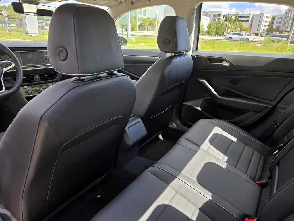 Used 2024 Volkswagen Jetta SE w/ Panoramic Sunroof Package image 34