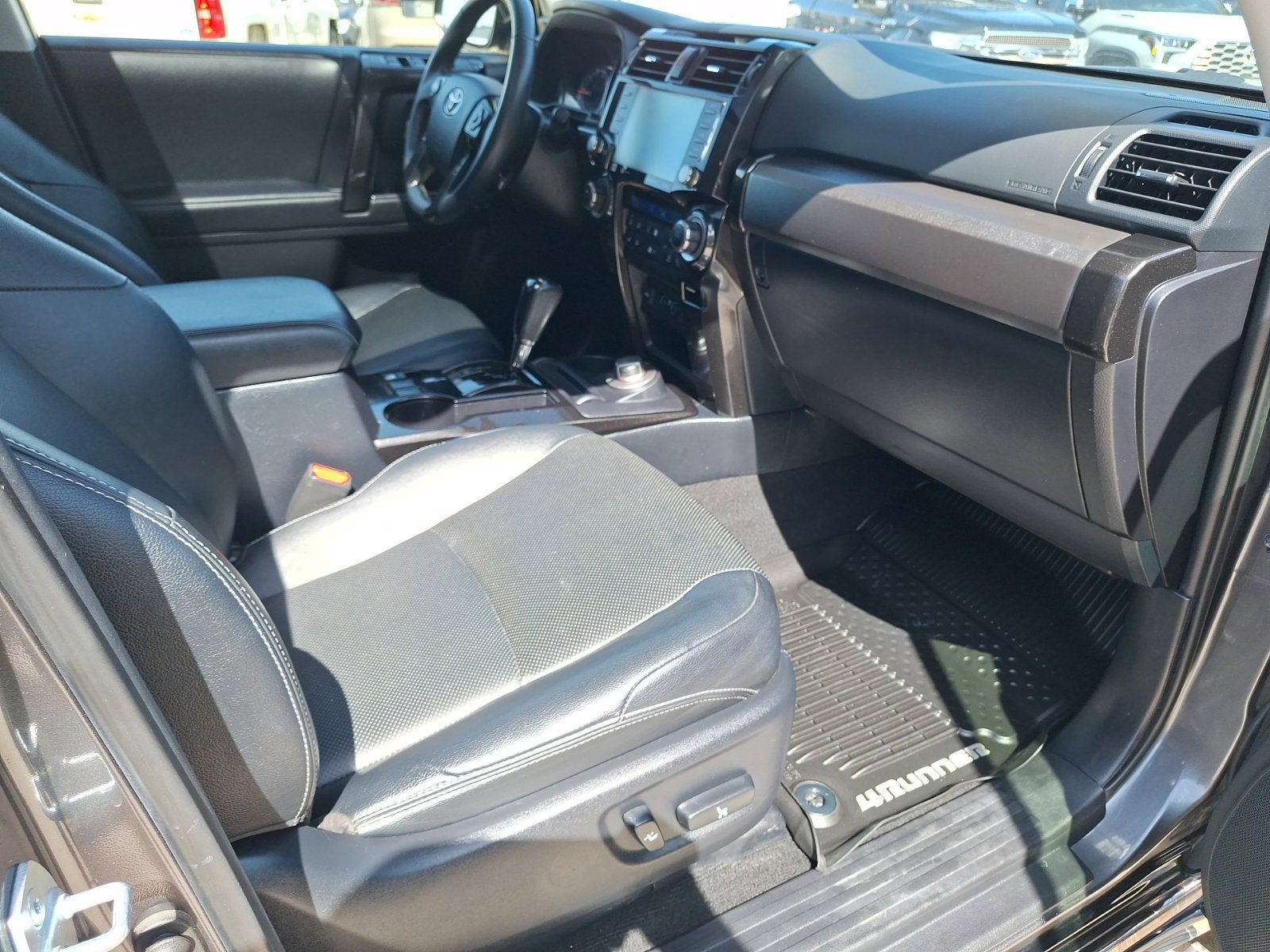 Used 2021 Toyota 4Runner Nightshade AWD/4WD image 33