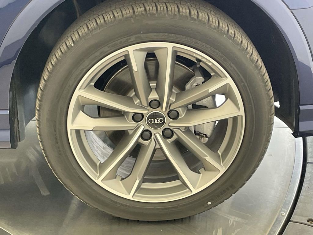 New 2025 Audi Q3 2.0T Premium image 14