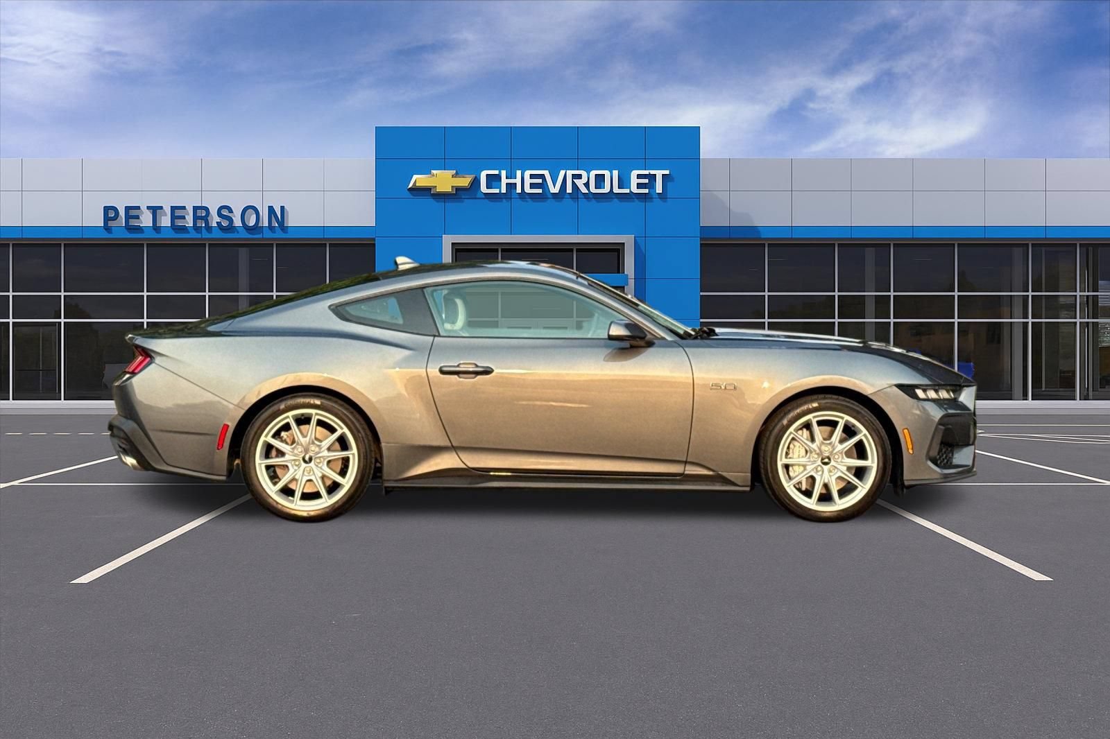 Used 2025 Ford Mustang GT Premium RWD image 3