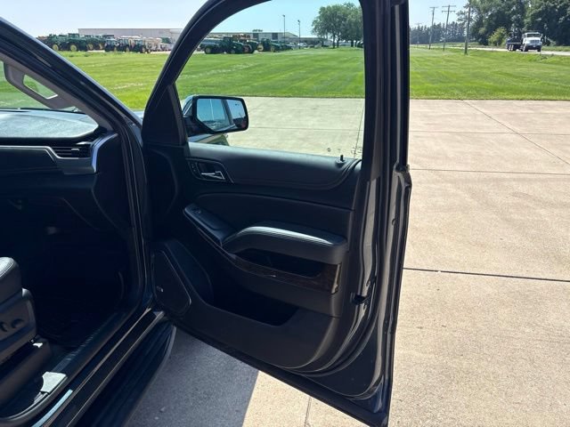 Used 2019 Chevrolet Suburban LT AWD/4WD image 25