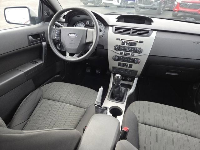 Used 2010 Ford Focus SE FWD image 21