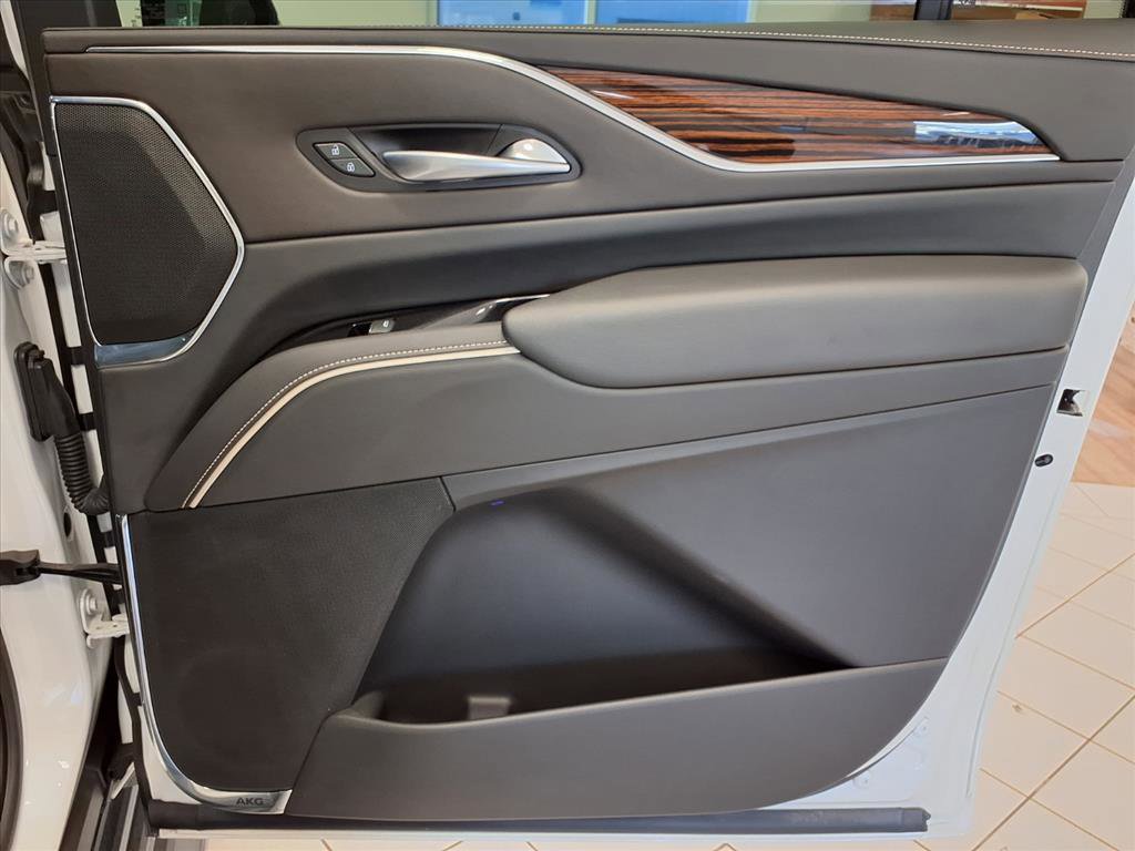 Certified 2024 Cadillac Escalade ESV Luxury image 13