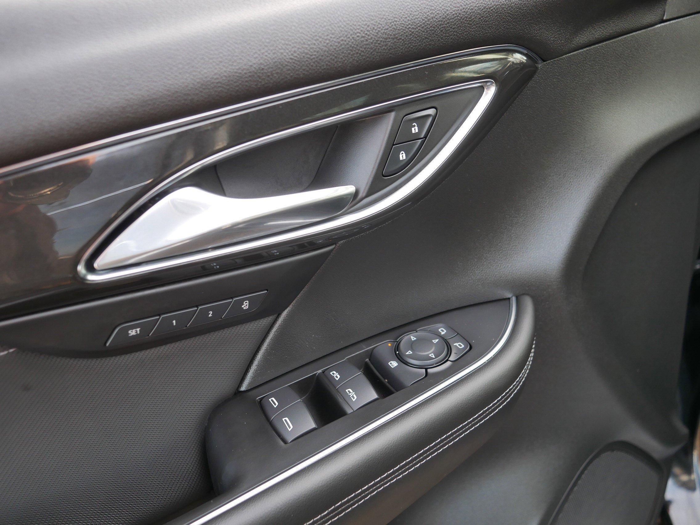 Certified 2025 Buick Envision Preferred image 19