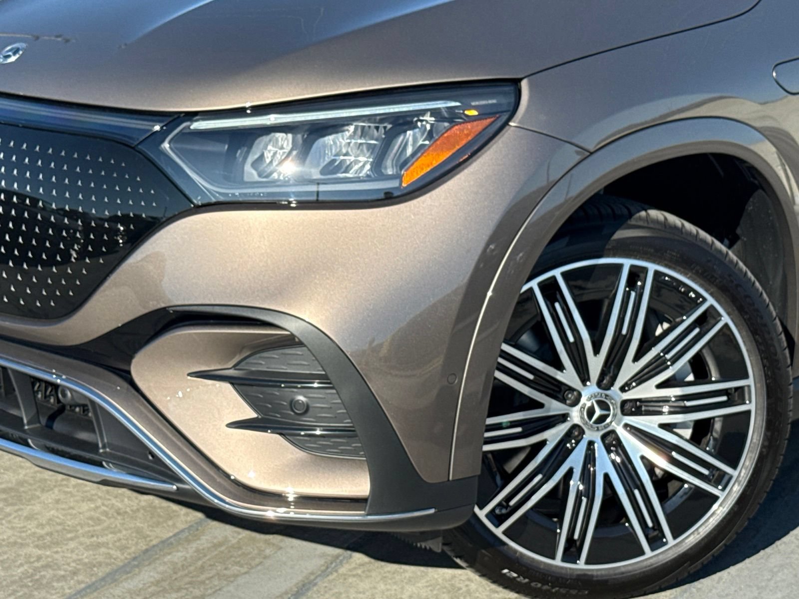New 2027 Mercedes-Benz EQE 320 4MATIC SUV image 3
