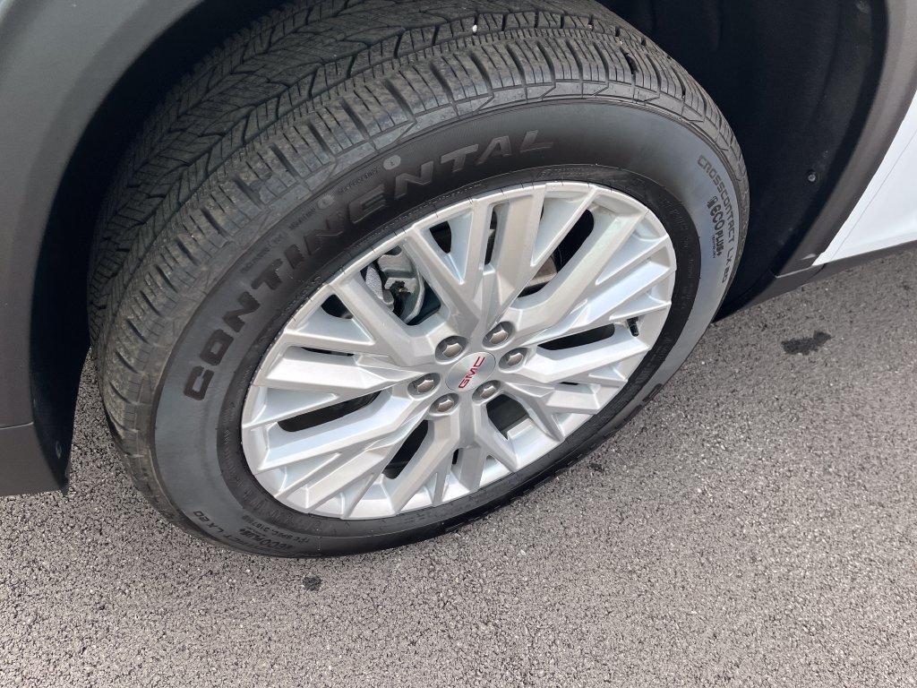 Used 2026 GMC Acadia Elevation w/ Elevation Premium Package FWD image 9