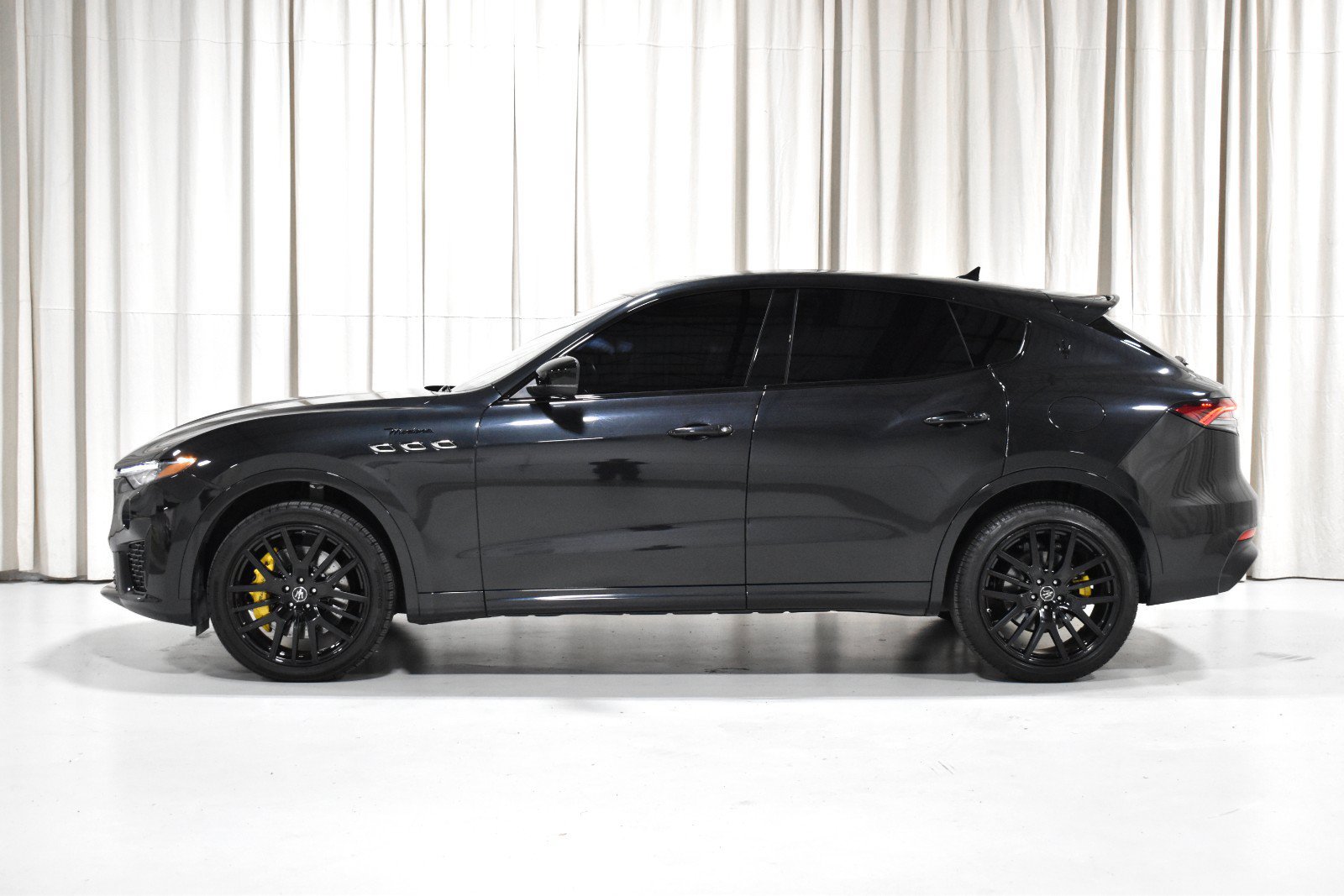 Used 2023 Maserati Levante Modena AWD/4WD image 8