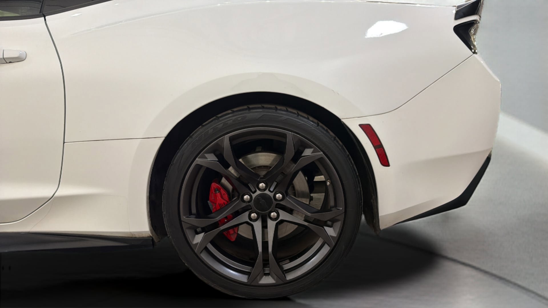 Used 2018 Chevrolet Camaro SS image 37