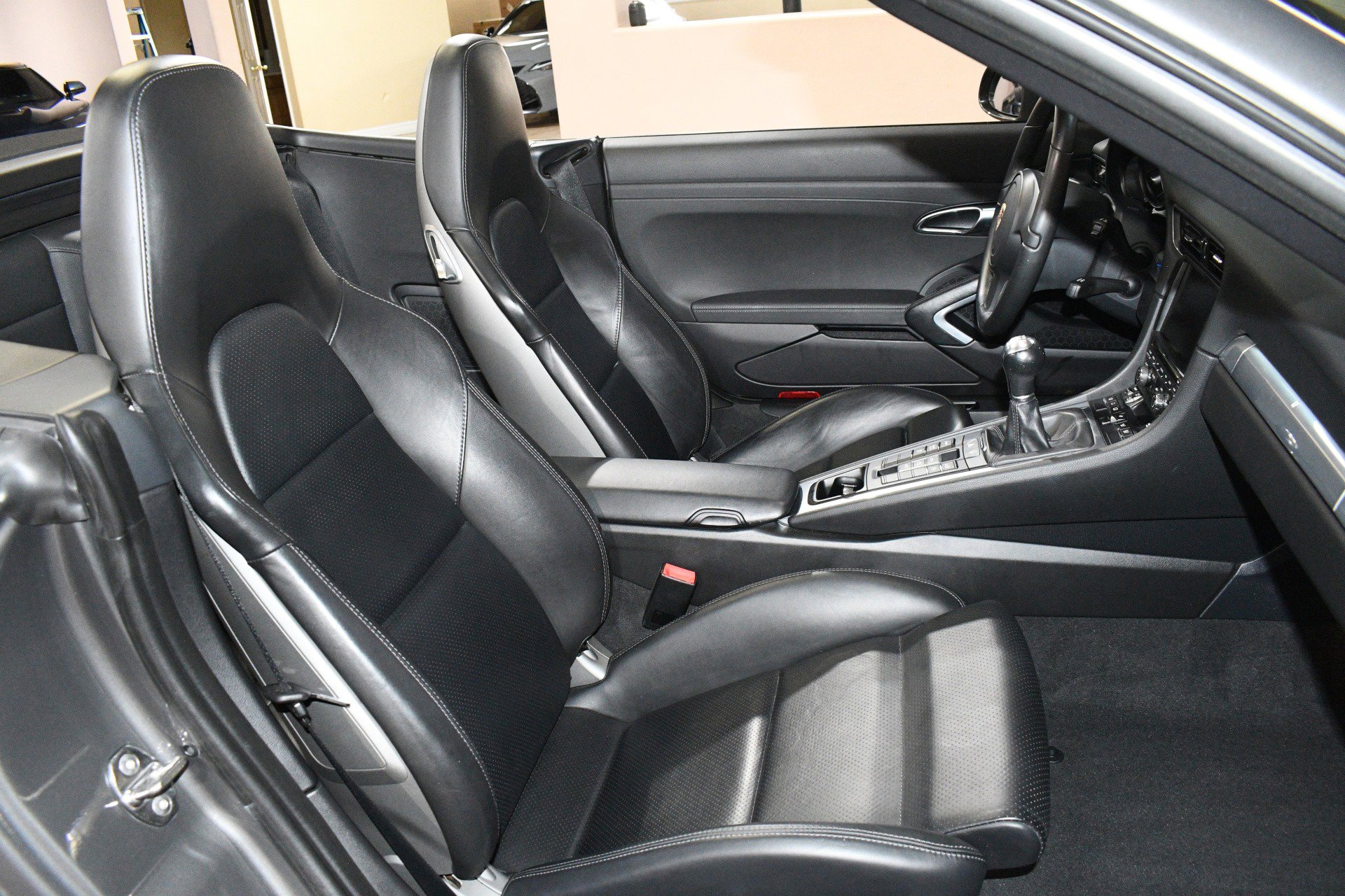 Used 2013 Porsche 911 Carrera RWD image 8
