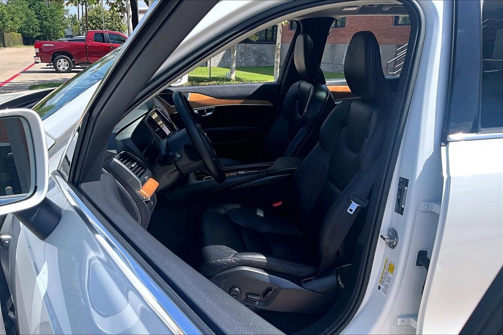 Certified 2023 Volvo XC90 B6 Core w/ Protection Package Premier AWD/4WD image 33