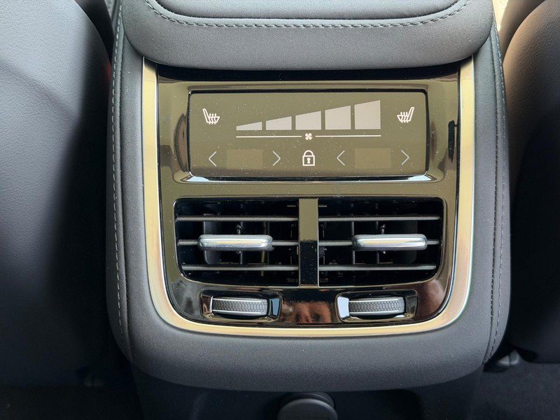 New 2026 Volvo XC90 T8 Plus w/ Protection Package AWD/4WD image 10