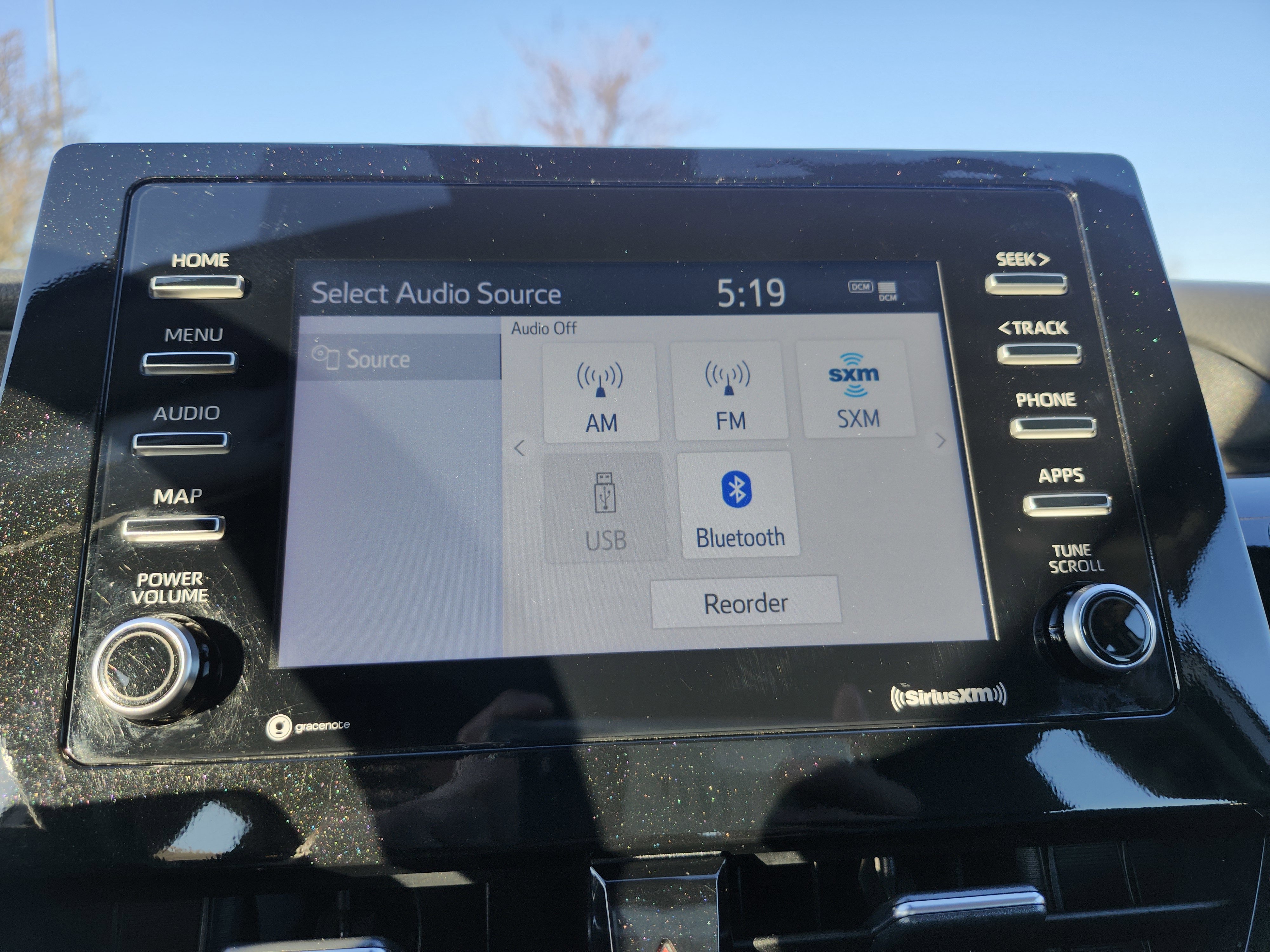 Used 2022 Toyota Camry SE image 4