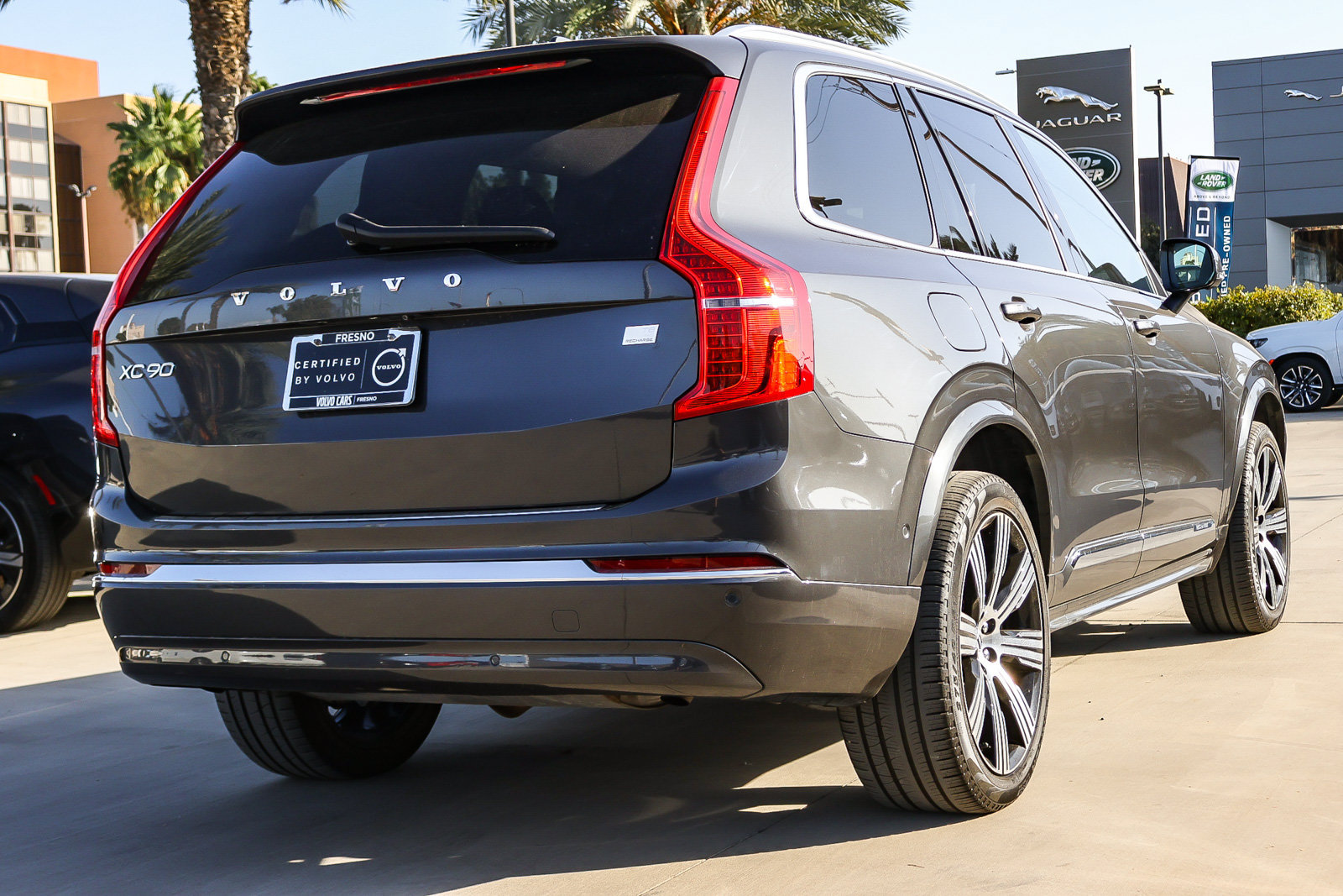 Used 2024 Volvo XC90 T8 Plus AWD/4WD image 4