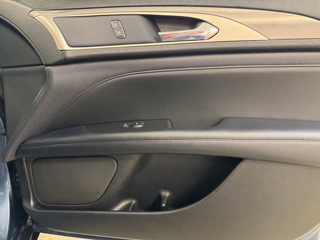Used 2019 Lincoln MKZ Premiere image 28
