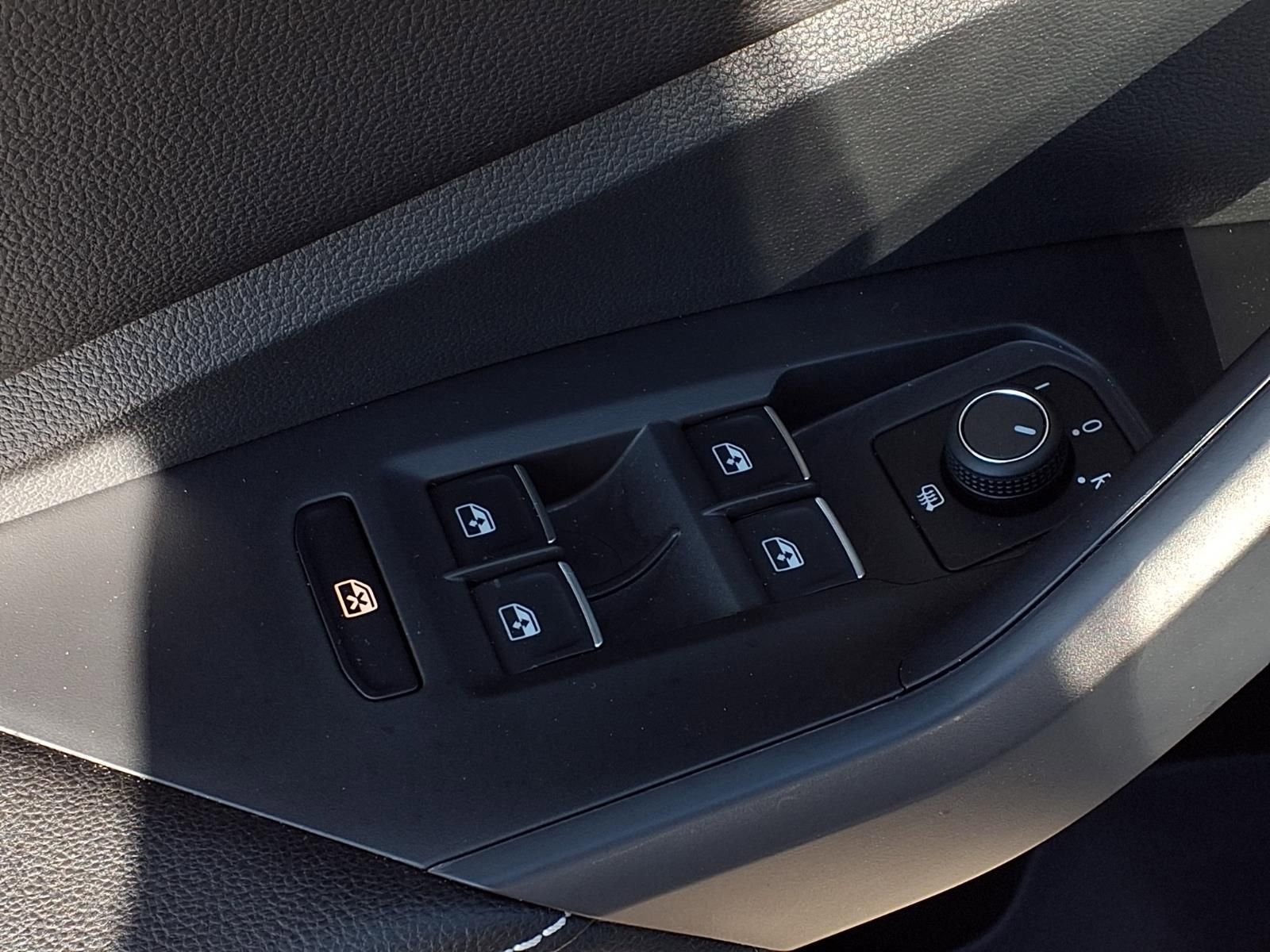 Certified 2025 Volkswagen Jetta Sport image 19