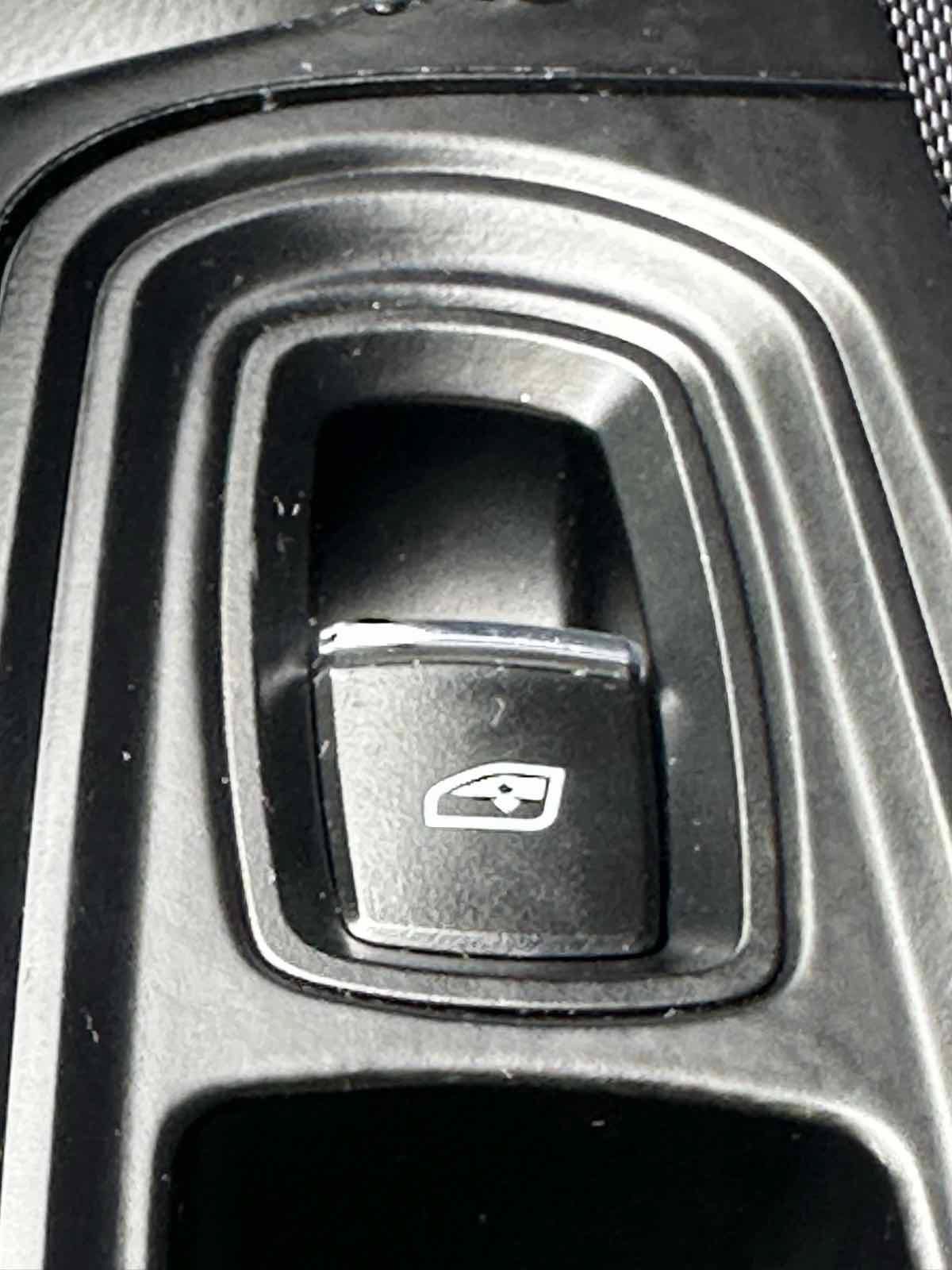 Used 2017 Porsche Cayenne AWD/4WD image 31