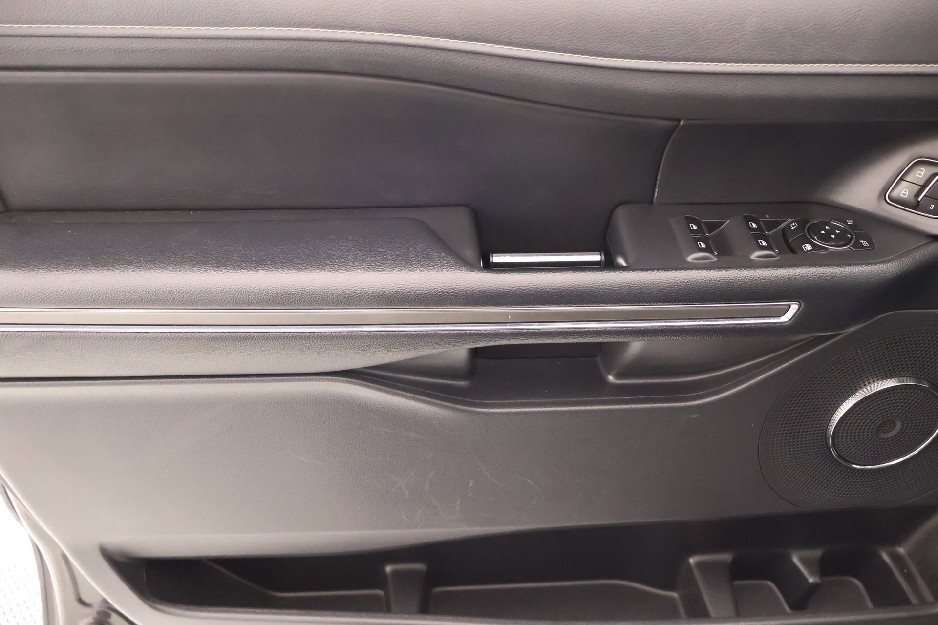 Used 2024 Ford Expedition Max XLT image 17