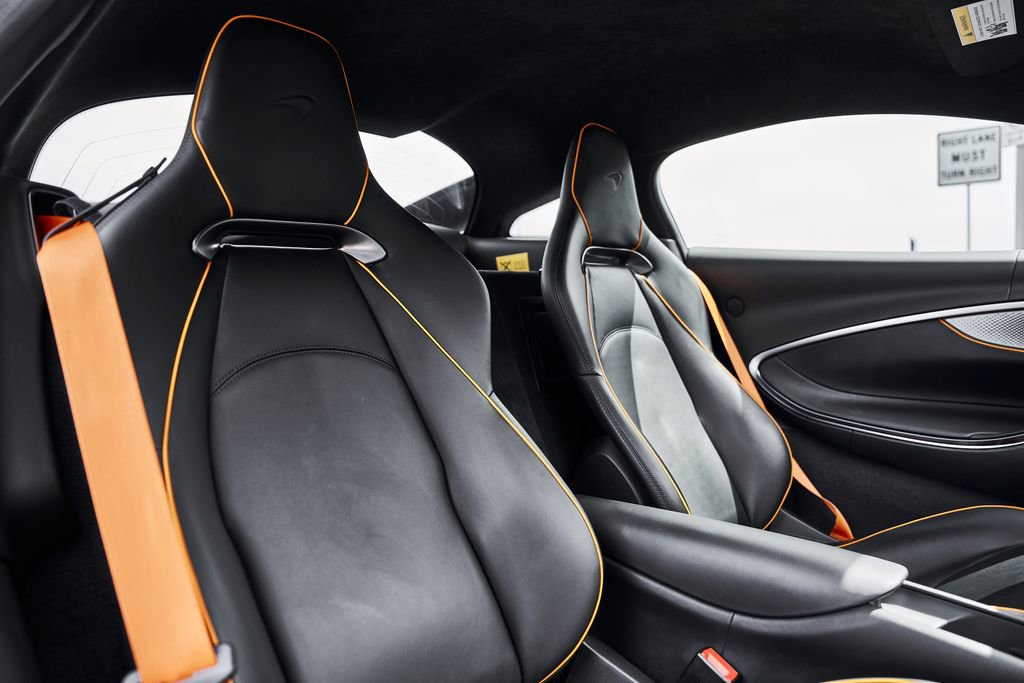 Used 2024 McLaren Artura image 38