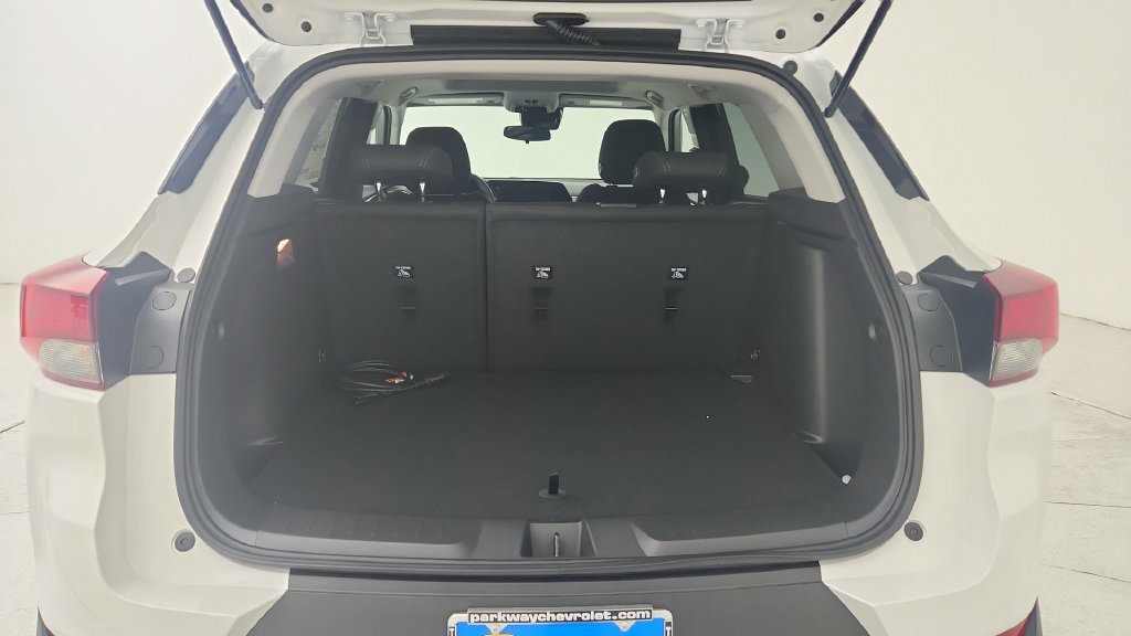 New 2026 Chevrolet TrailBlazer LT w/ LT Cold Weather Package FWD image 28