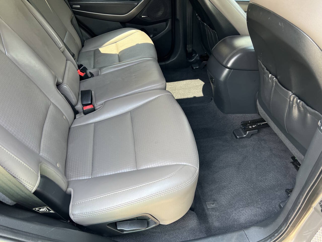 Used 2013 Hyundai Santa Fe Sport w/ Technology Pkg FWD image 12
