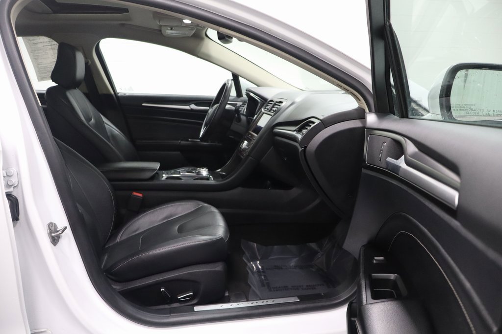 Used 2020 Ford Fusion Titanium image 15