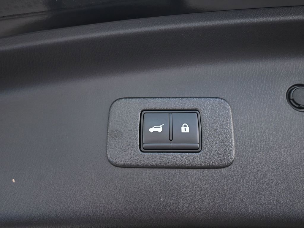 Used 2024 Nissan Armada Platinum w/ Cargo Package image 9