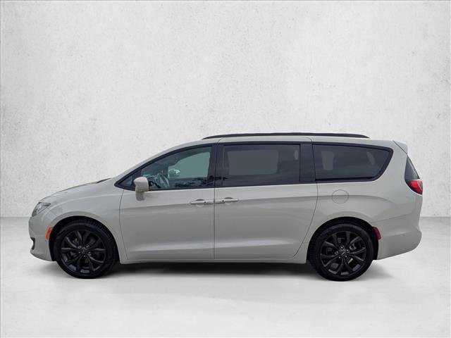 Used 2019 Chrysler Pacifica Touring-L Plus w/ Advanced Safetytec Group image 9