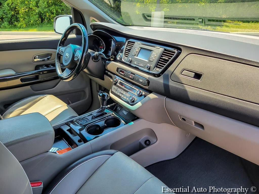 Used 2016 Kia Sedona EX FWD image 29
