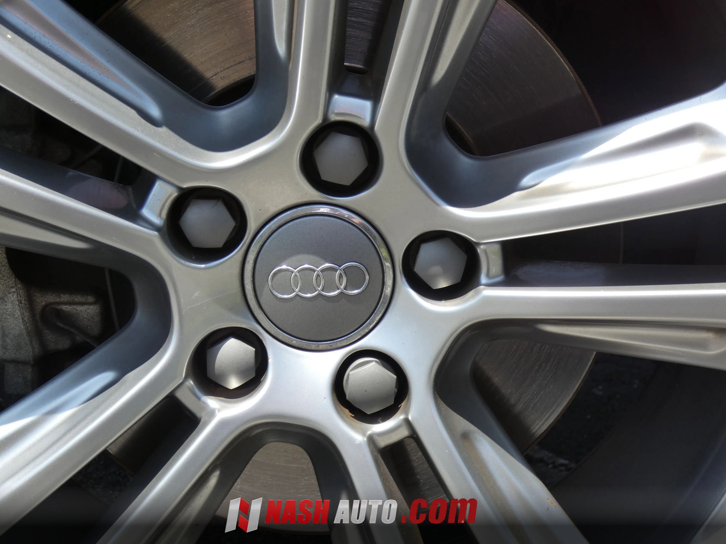 Used 2018 Audi Q3 2.0T Premium Plus w/ Premium Plus Package AWD/4WD image 25