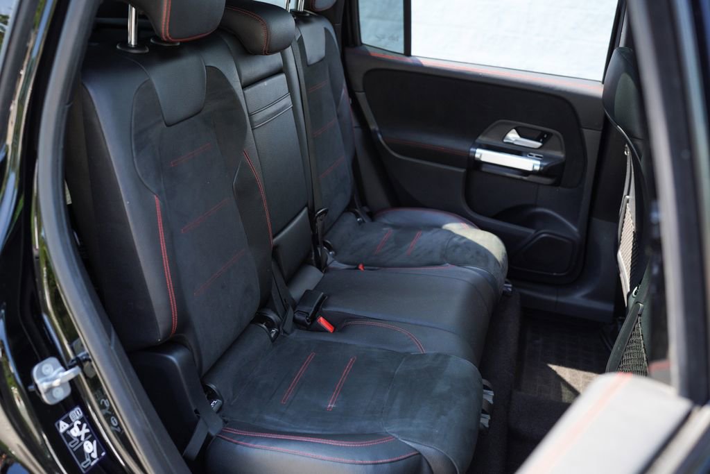 Used 2023 Mercedes-Benz GLB 250 image 25