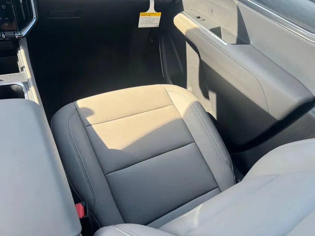 New 2027 GMC Acadia Elevation w/ Elevation Premium Package FWD image 21