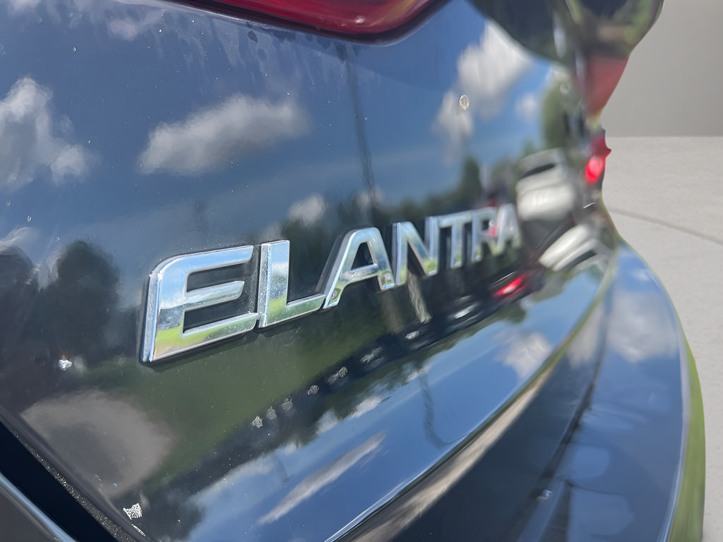 Used 2017 Hyundai Elantra Value Edition FWD image 12