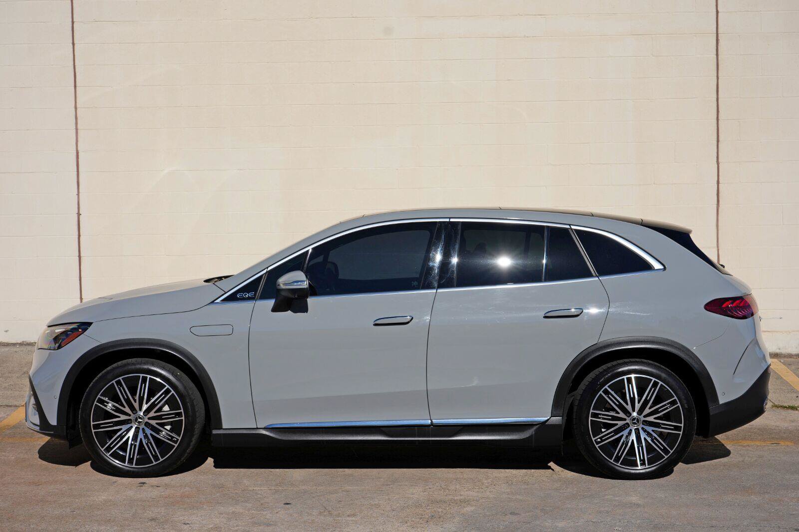 Used 2023 Mercedes-Benz EQE 350+ SUV w/ AMG Line Exterior Package image 56