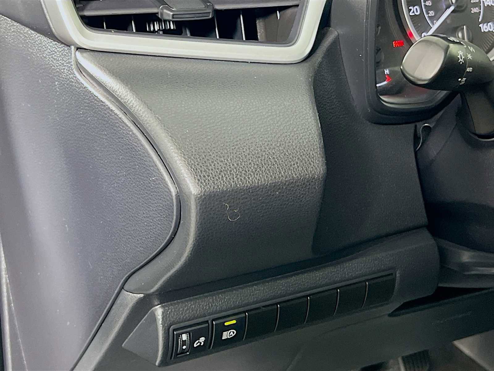 Used 2022 Toyota Corolla LE image 10