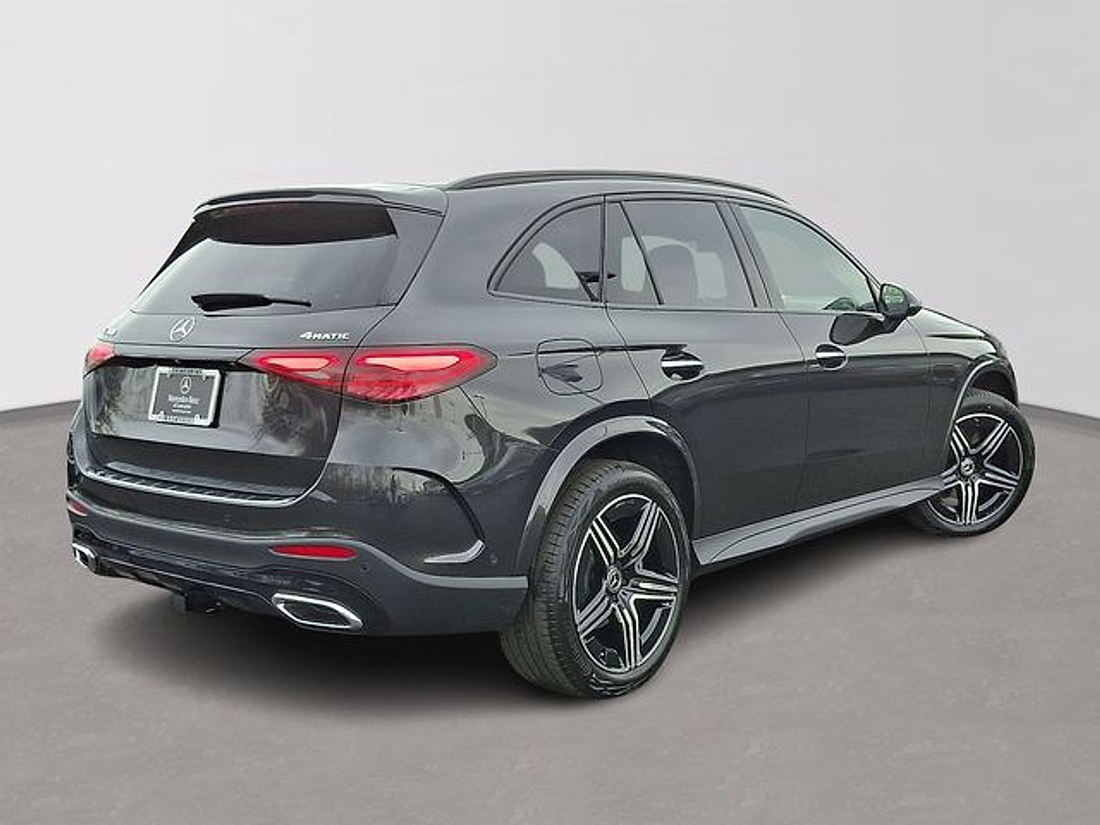Used 2026 Mercedes-Benz GLC 300 4MATIC image 4
