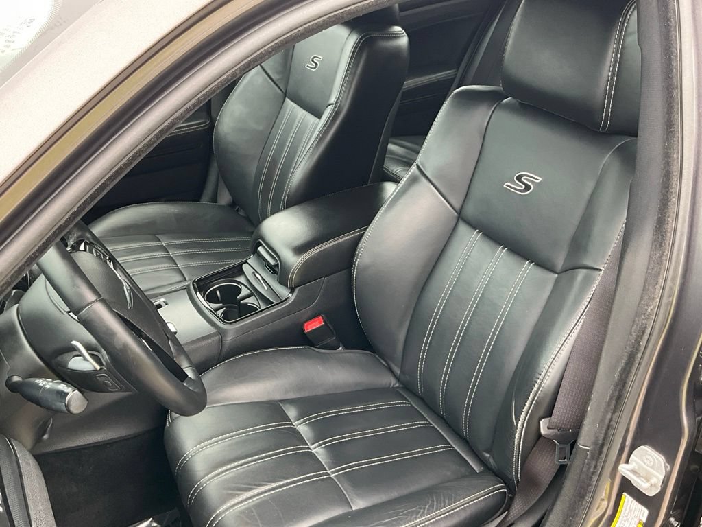 Used 2014 Chrysler 300 S AWD/4WD image 10