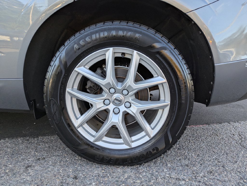 Used 2018 Volvo XC60 T5 Momentum w/ Convenience Package AWD/4WD image 45