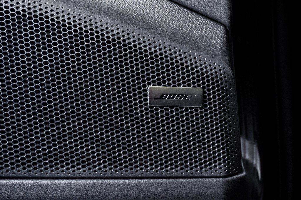 Certified 2025 Porsche Macan Electric image 27