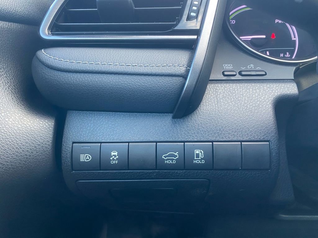Used 2022 Toyota Camry SE w/ Convenience Package image 18