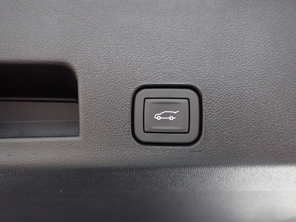 New 2027 Chevrolet Traverse LT w/ LPO, Floor Liner Package AWD/4WD image 17