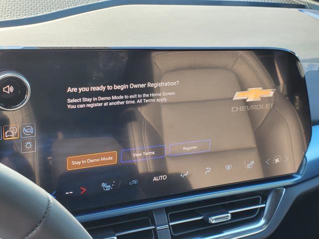 New 2026 Chevrolet Equinox EV LT image 18