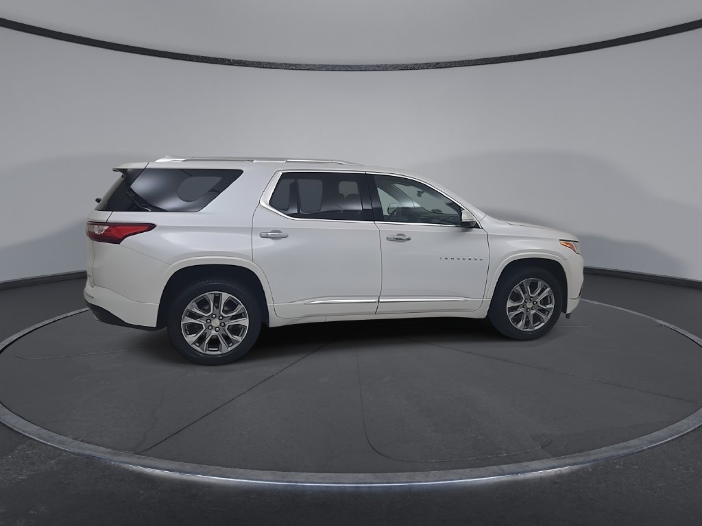 Used 2019 Chevrolet Traverse Premier w/ Driver Confidence II Package FWD image 17