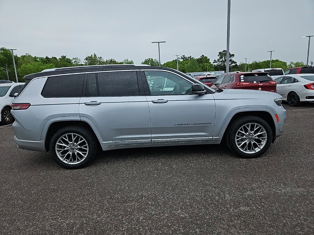 Used 2023 Jeep Grand Cherokee L Summit w/ Advanced Protech Group IV image 8