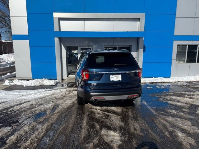 Used 2017 Ford Explorer XLT w/ Equipment Group 202A image 6