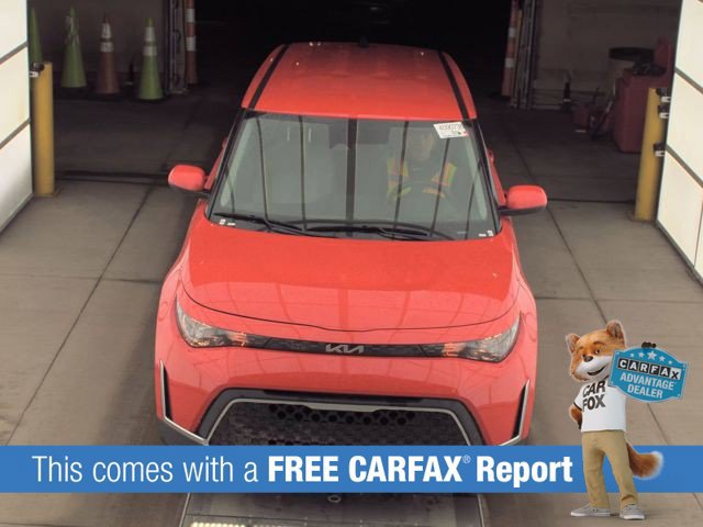 Used 2025 Kia Soul LX w/ LX Technology Package FWD image 2