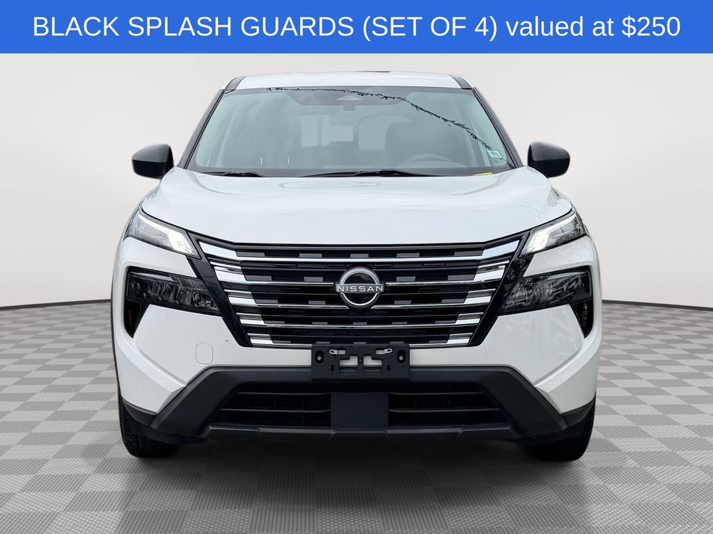 Used 2024 Nissan Rogue S AWD/4WD image 2