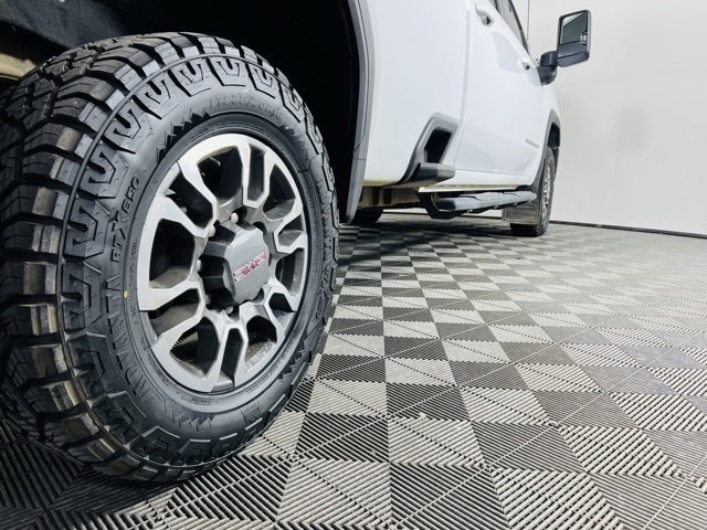 Used 2024 GMC Sierra 3500 SLE w/ SLE Convenience Package image 5