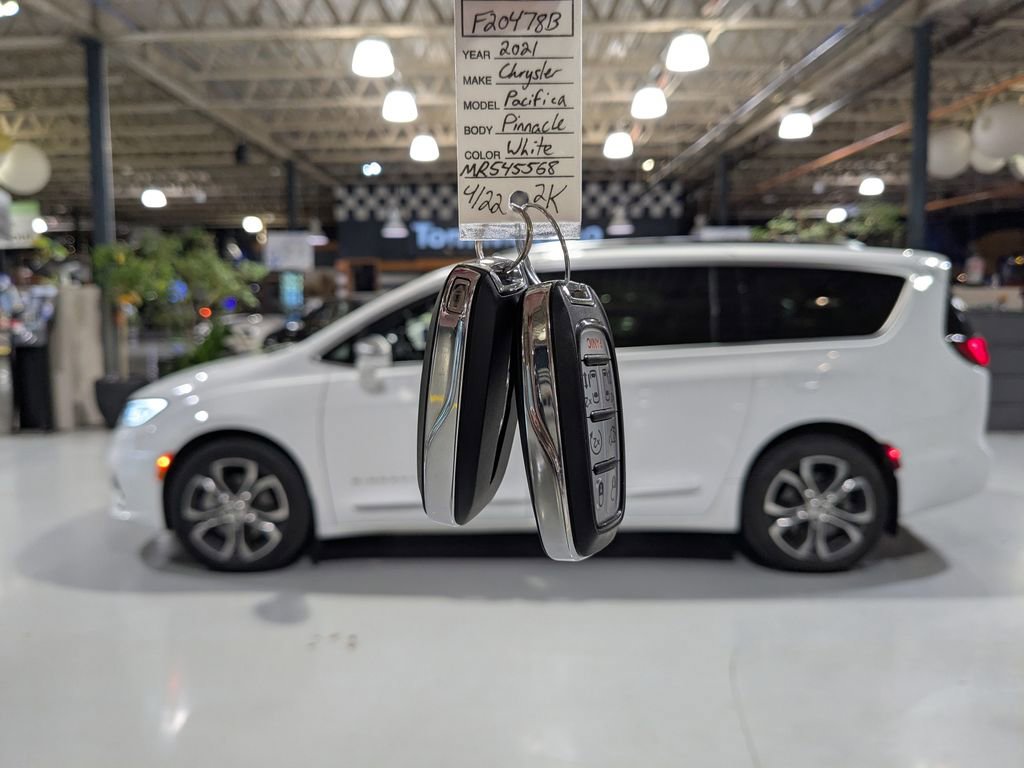 Used 2021 Chrysler Pacifica Pinnacle image 4