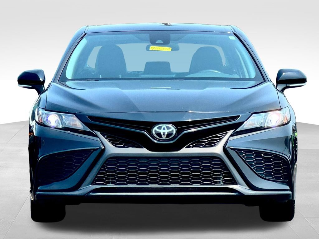Used 2024 Toyota Camry SE FWD image 2