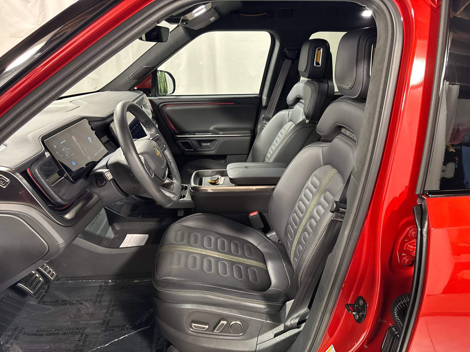 Used 2024 Rivian R1T Adventure AWD/4WD image 4